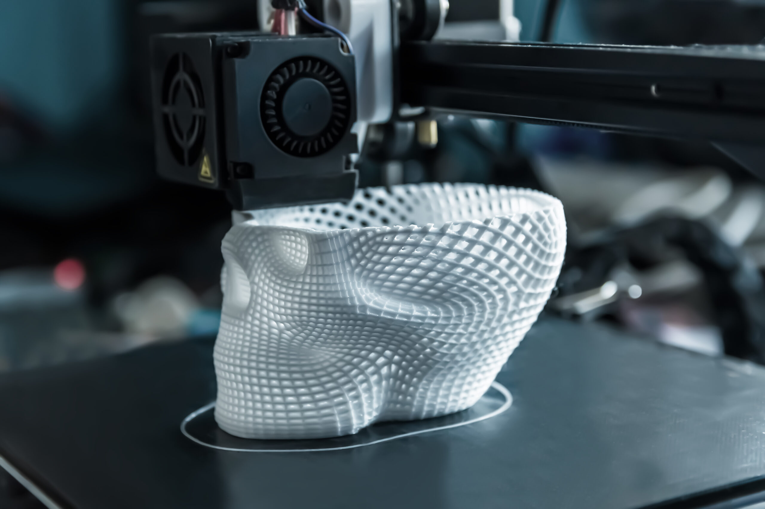 The,3d,Printer,Prints,White,Plastic,Model